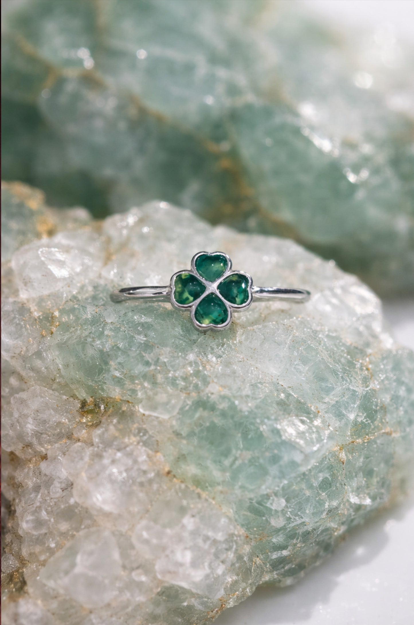 Anillo trebol 4 hojas de jade natural en plata 925
