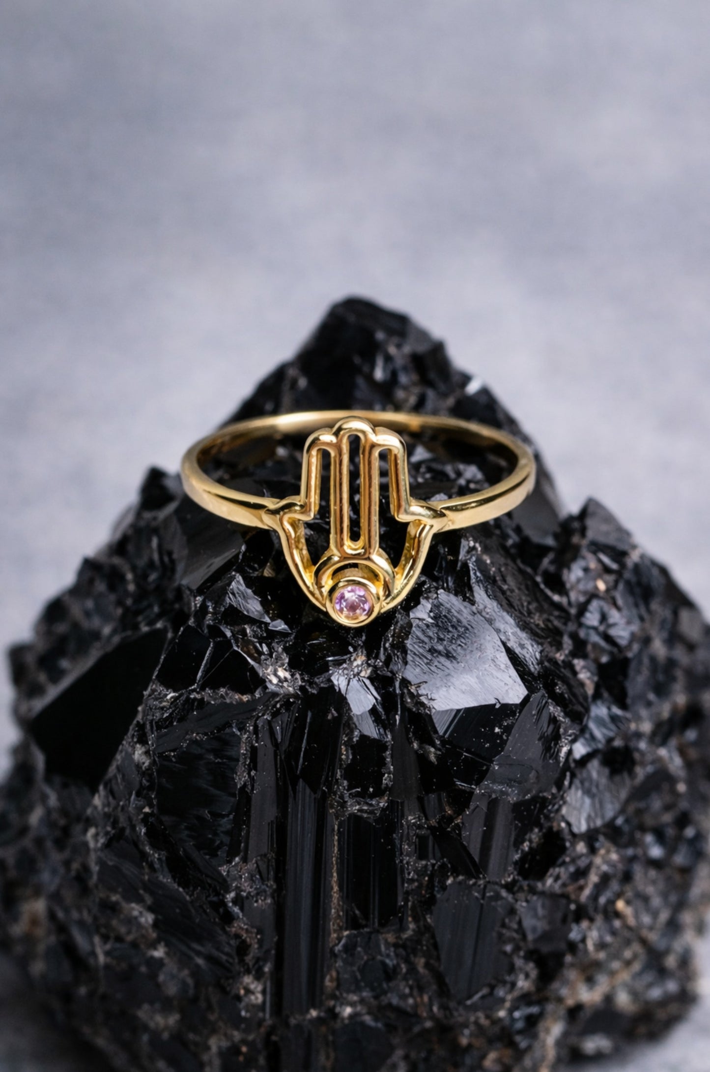 Anillo Hamsa con Zirconita en Oro Amarillo 10k