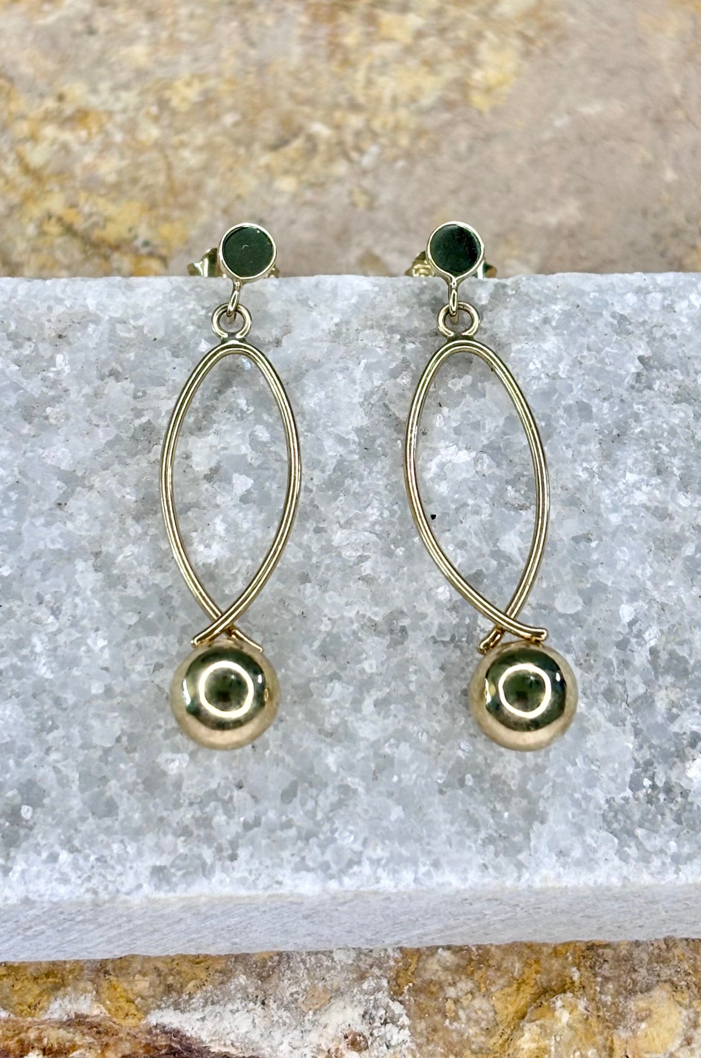 Aretes largos oro italiano 10k con cerradura de mariposa