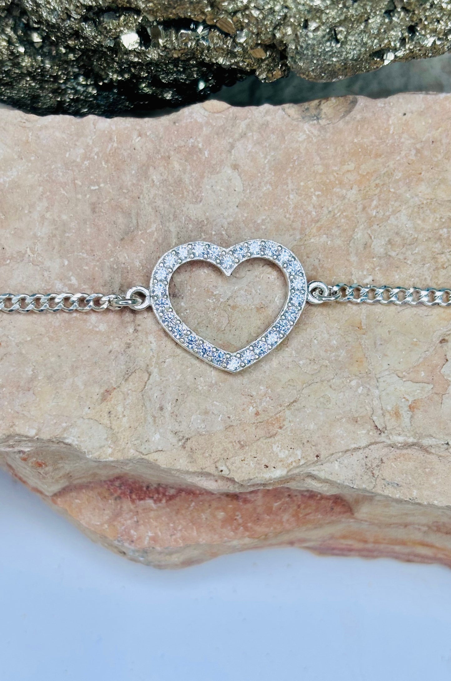 Pulsera corazón con zirconitas corte diamante en plata 925