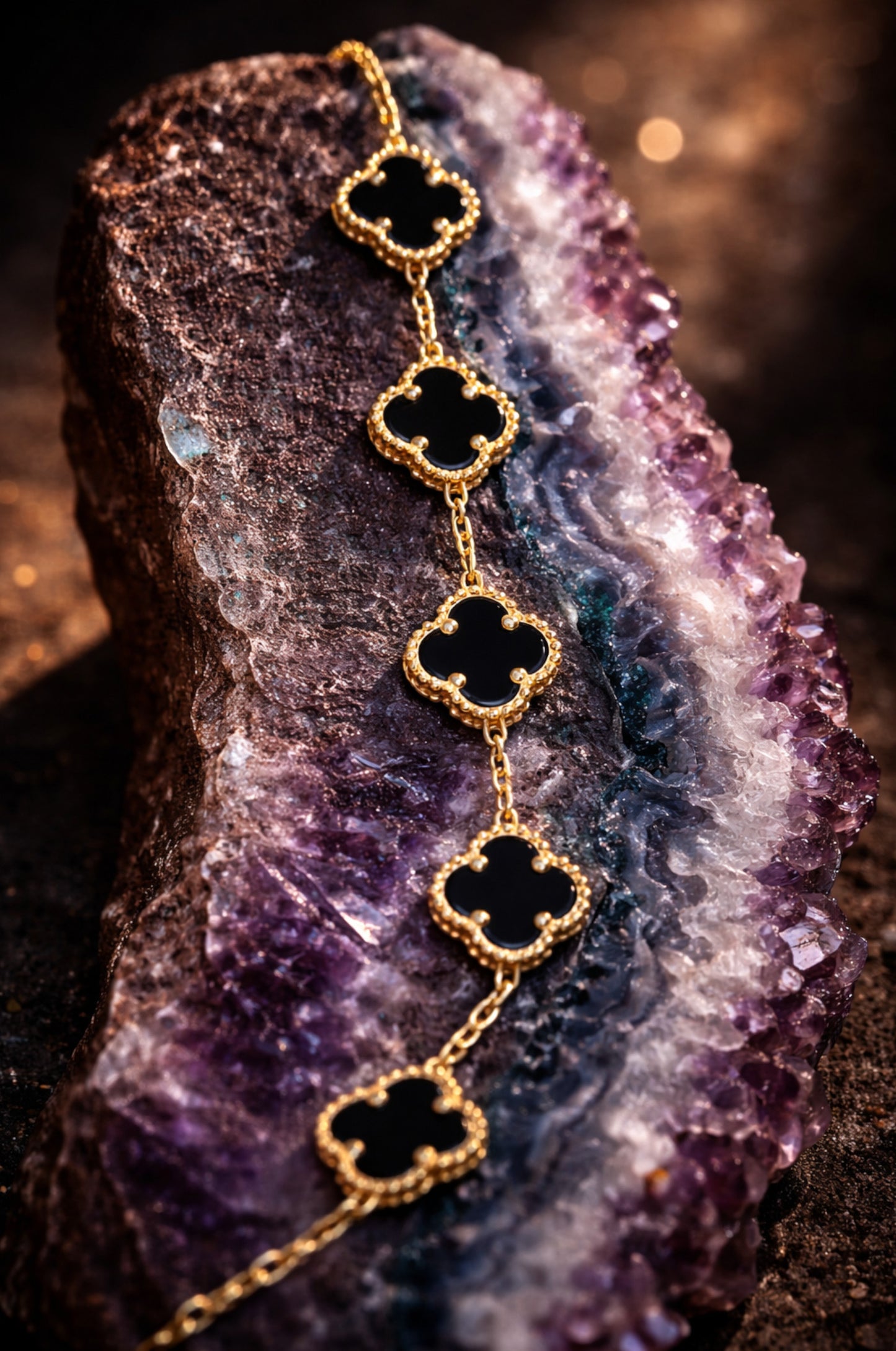 Pulsera trébol negro mediano en oro italiano 10K