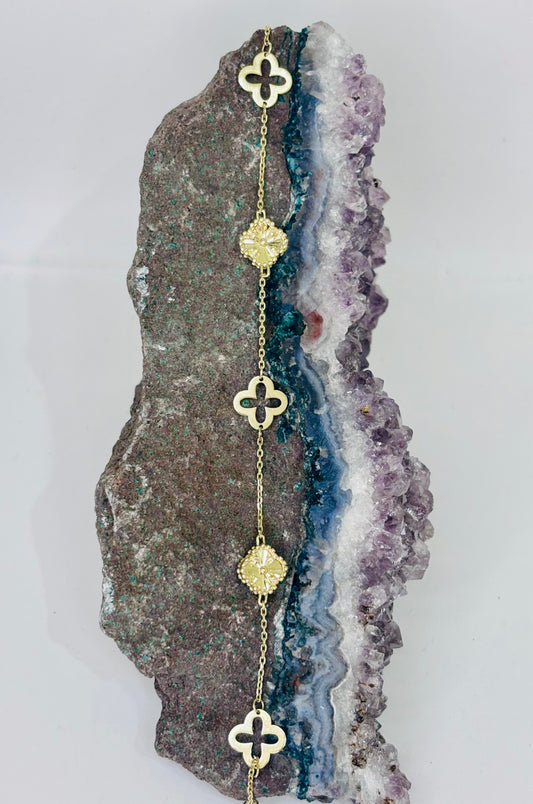 Pulsera trébol diamantado en oro italiano 10K