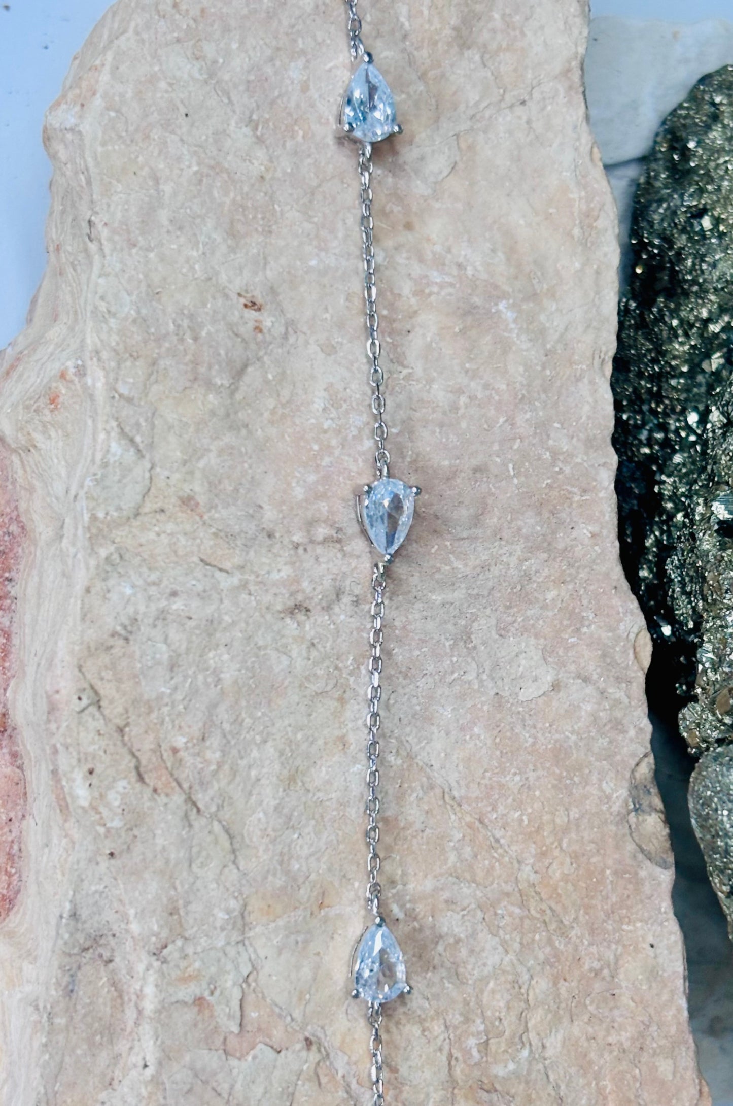 Pulsera de zirconitas corte pera en plata 925