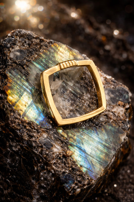 Anillo cuadrado en oro italiano de 10K