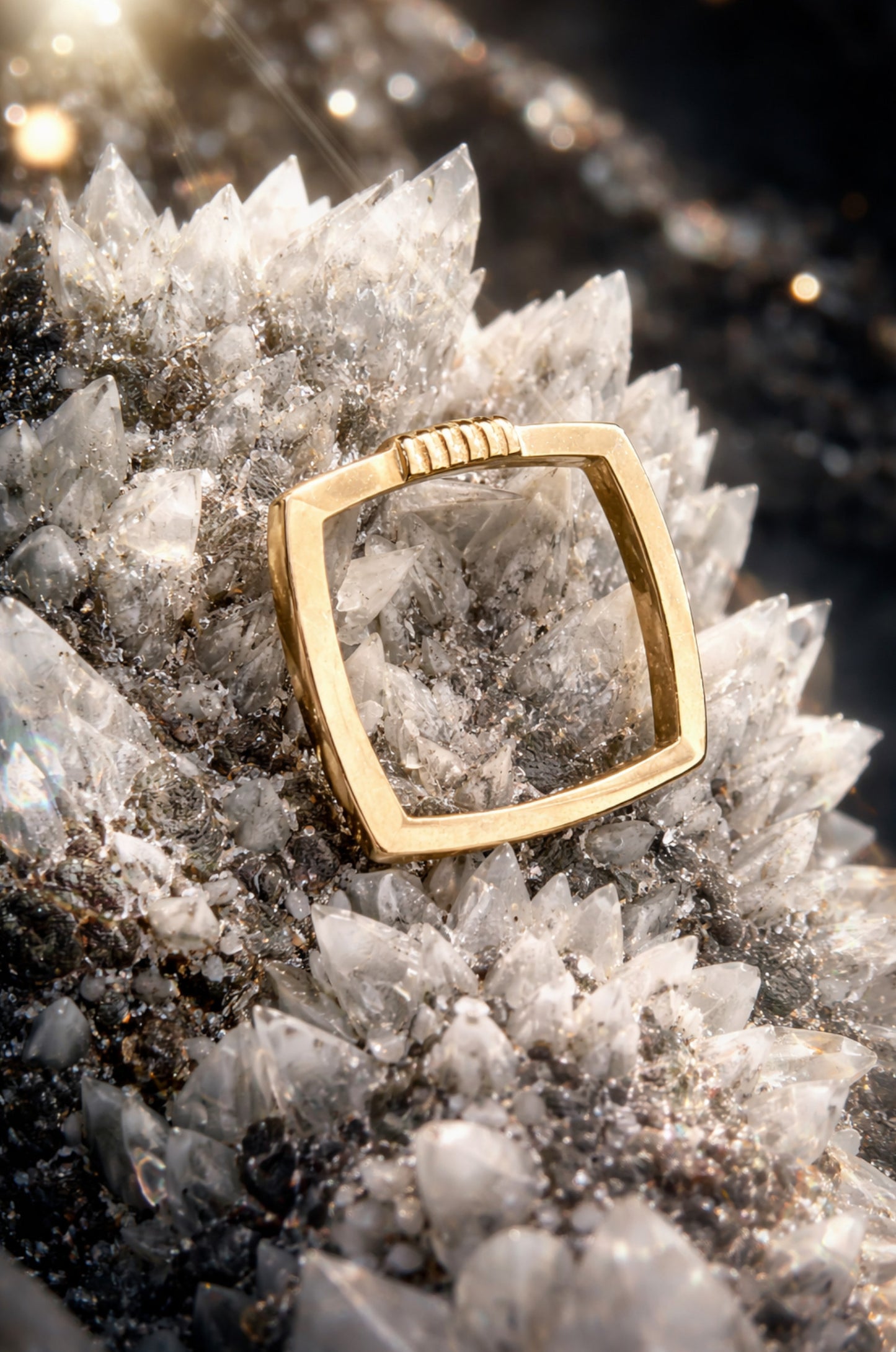 Anillo cuadrado en oro italiano de 10K