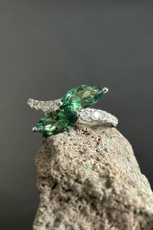 Anillo con zirconita verde aqua corte marquesa en plata 925