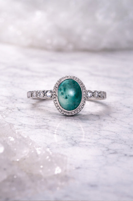 Anillo óvalo de jade en plata 925