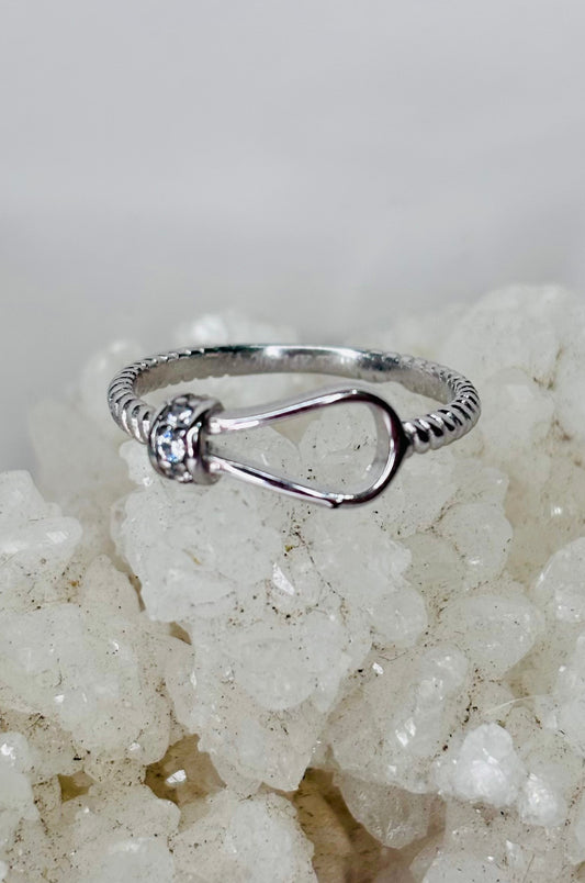 Anillo laso en oro blanco 14K