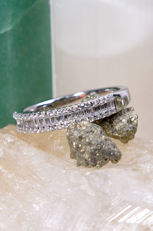 Anillo media churumbela en plata 925 con zirconitas en corte diamante