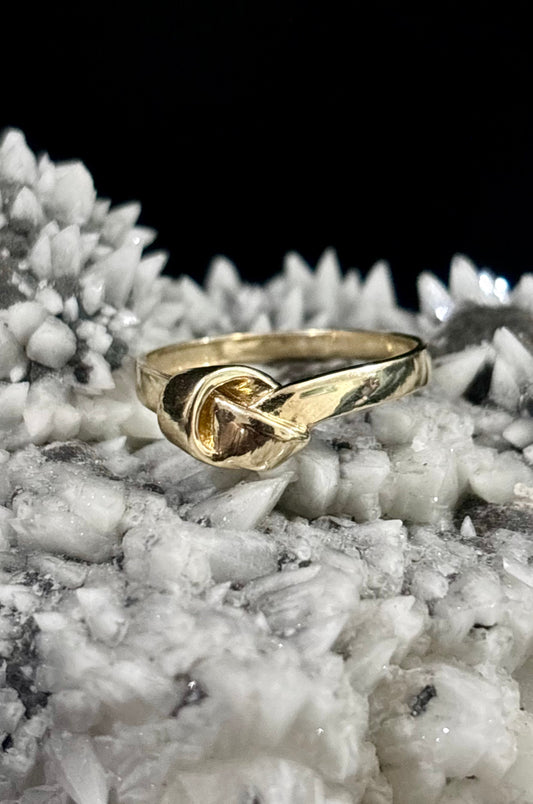 Anillo nudo en oro italiano de 10K