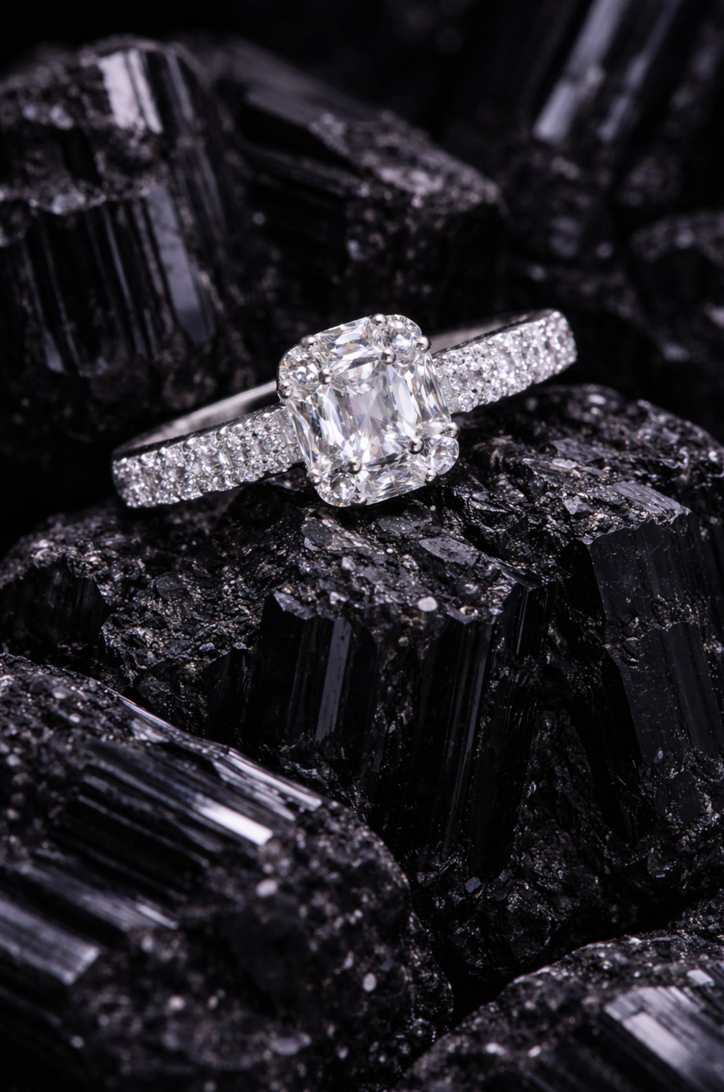 Anillo con zirconitas corte baguette en plata 925