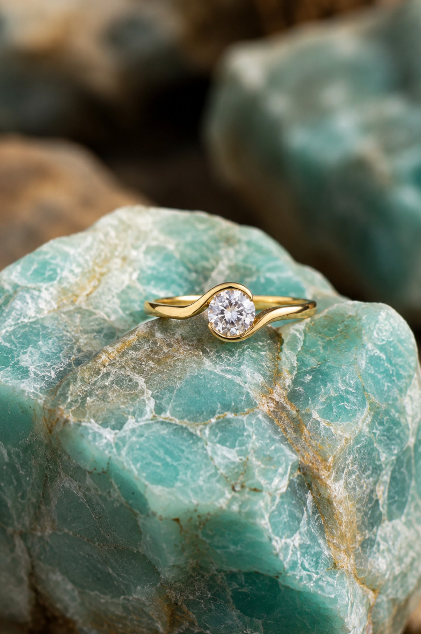 Anillo solitario en plata amarilla 925