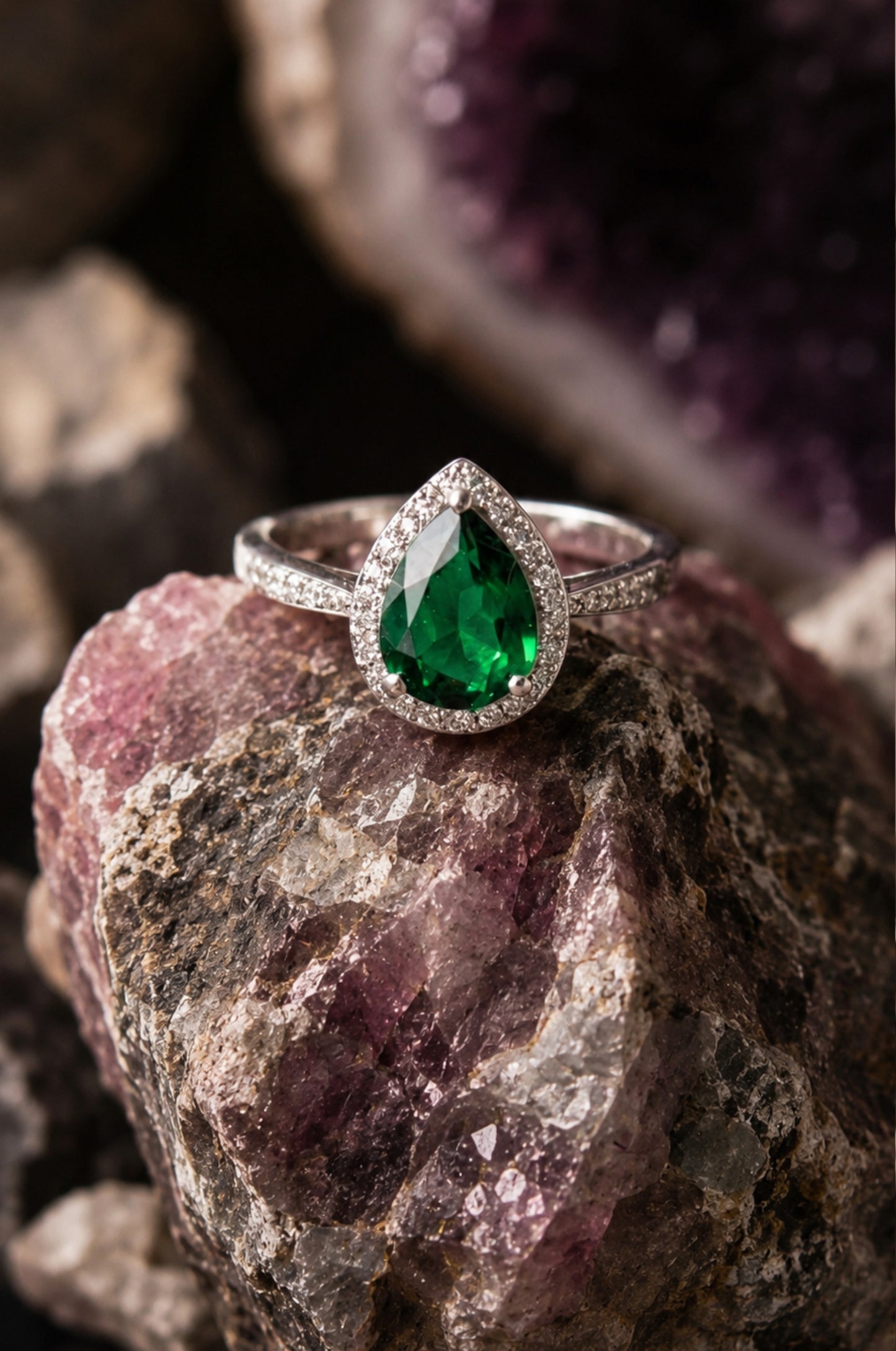 Anillo pera verde en plata 925