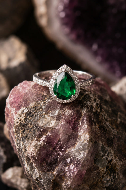 Anillo pera verde en plata 925