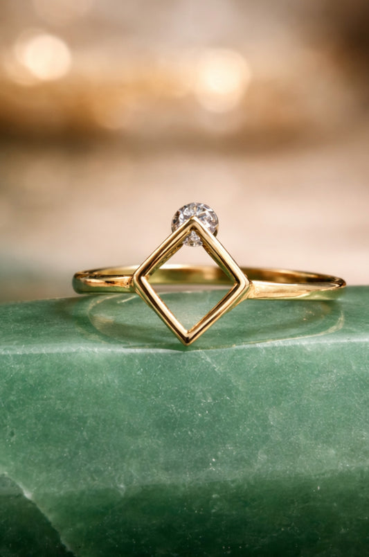 Anillo Rombo con Zirconita Corte Redondo en Oro Amarillo 14k