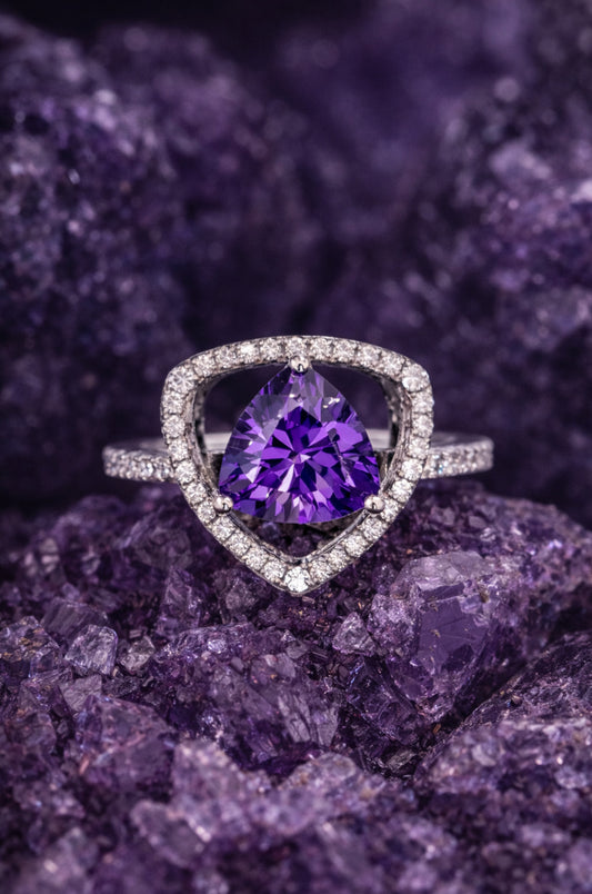 Anillo con zirconita púrpura corte trillion en plata 925