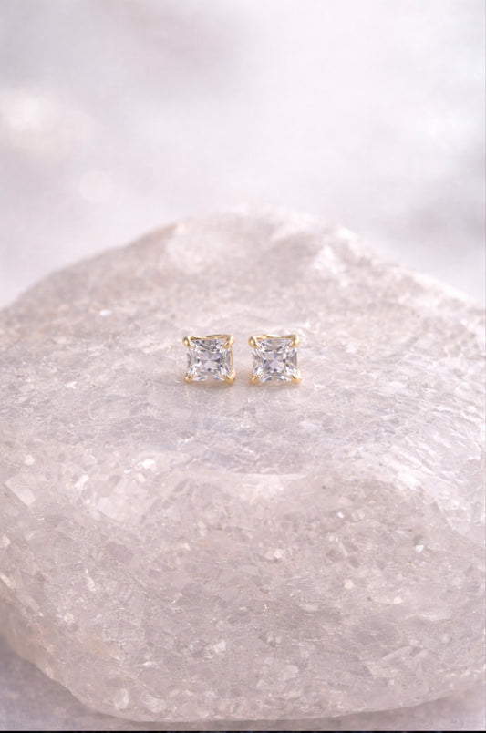 Aretes zirconita princesa en oro amarillo 14K