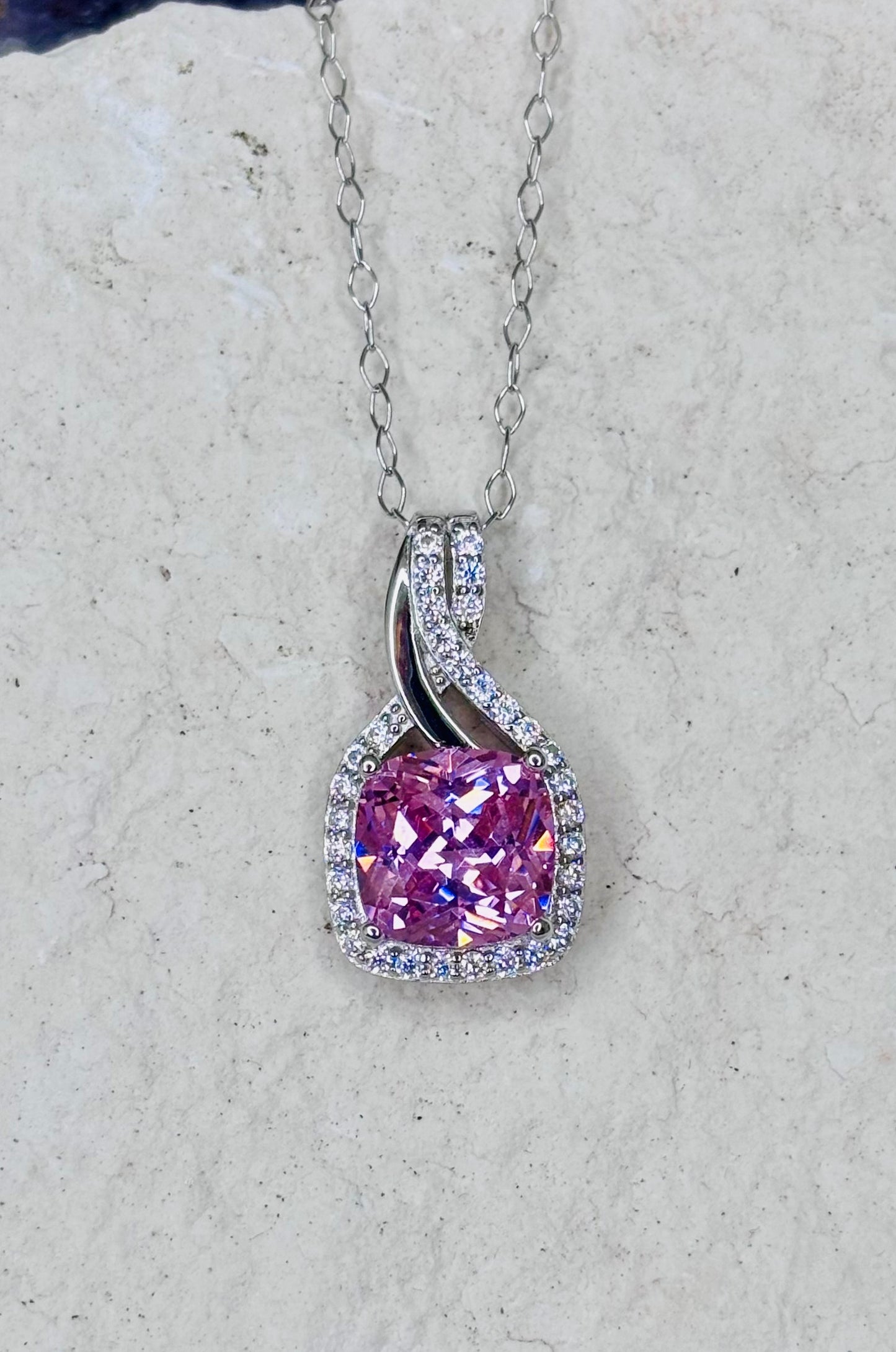Collar de zirconita rosa corte cushion en plata 925