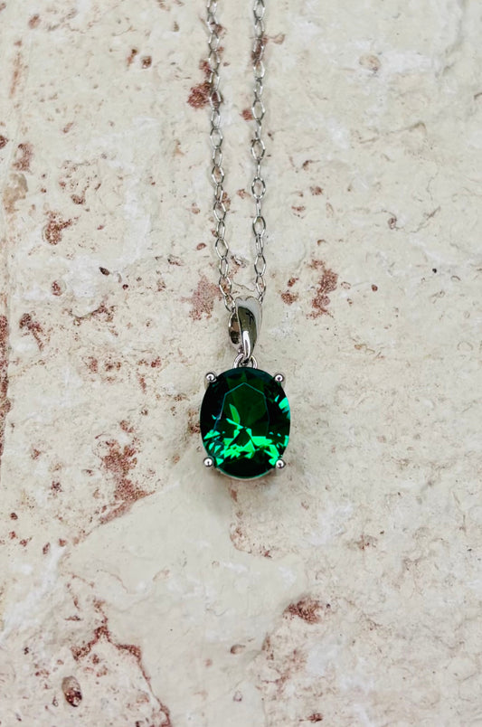 Collar con zirconita verde corte ovalado en plata 925