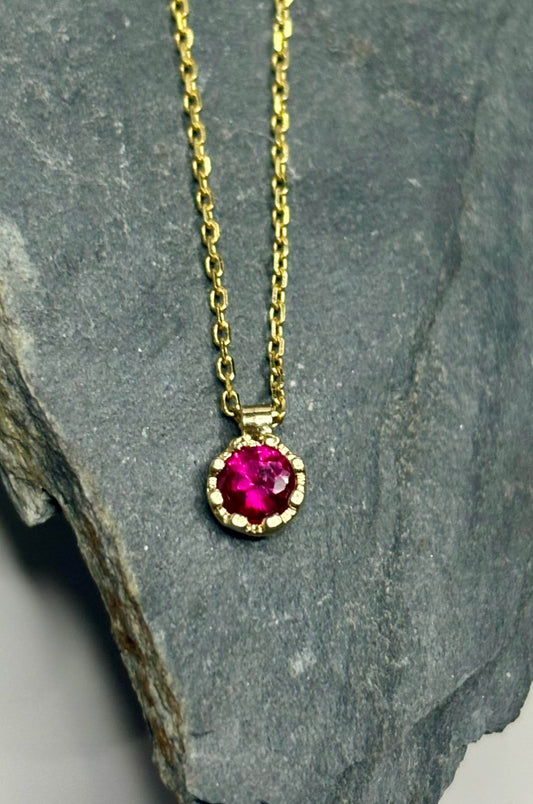 Collar con Zirconita Rosa en Oro Amarillo 14k
