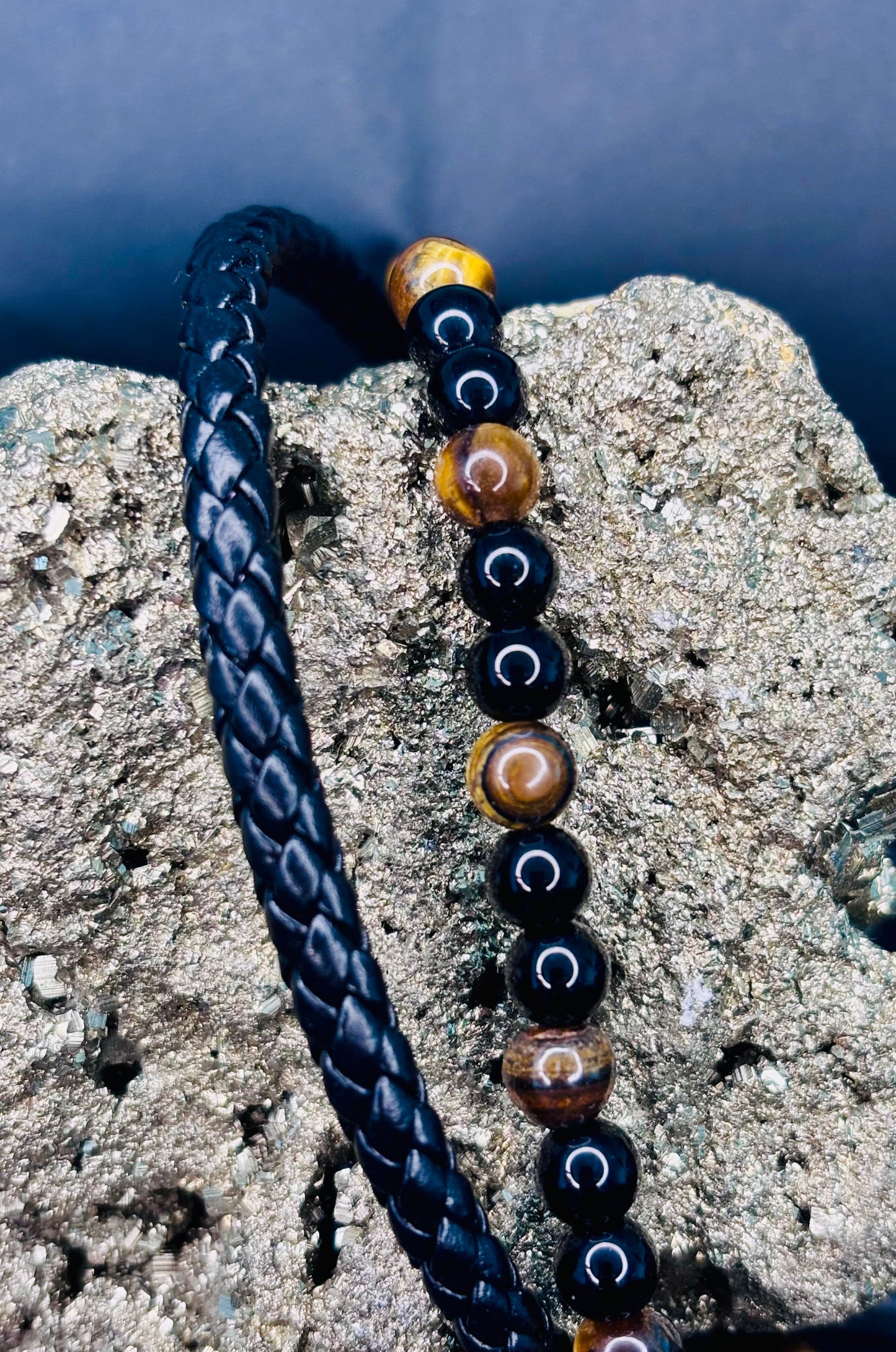Pulsera de piel negra de 2 tiras con ojo de tigre