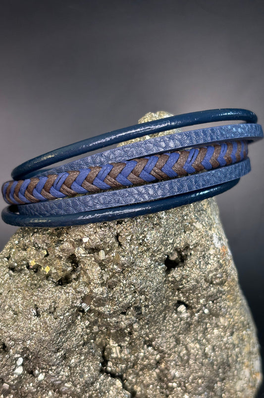 Pulsera de piel azul con café de 5 tiras