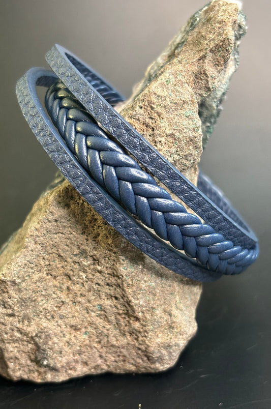 Pulsera de piel azul trenzada de 3 tiras