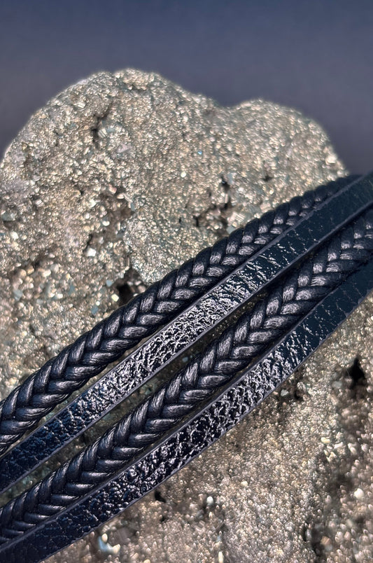Pulsera de piel negra trenzada de 4 tiras