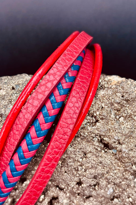 Pulsera de piel roja y azul trenzada de 5 tiras